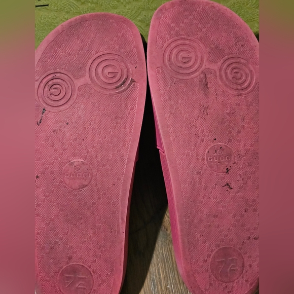 Gucci Pursuit Slide Sandals - Picture 5 of 6